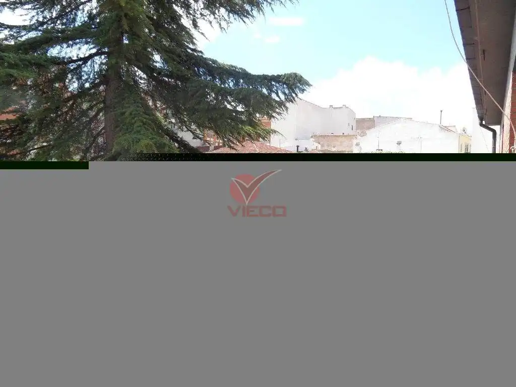 Vista exterior de Pis de lloguer en Cuenca amb Calefacció i Moblat