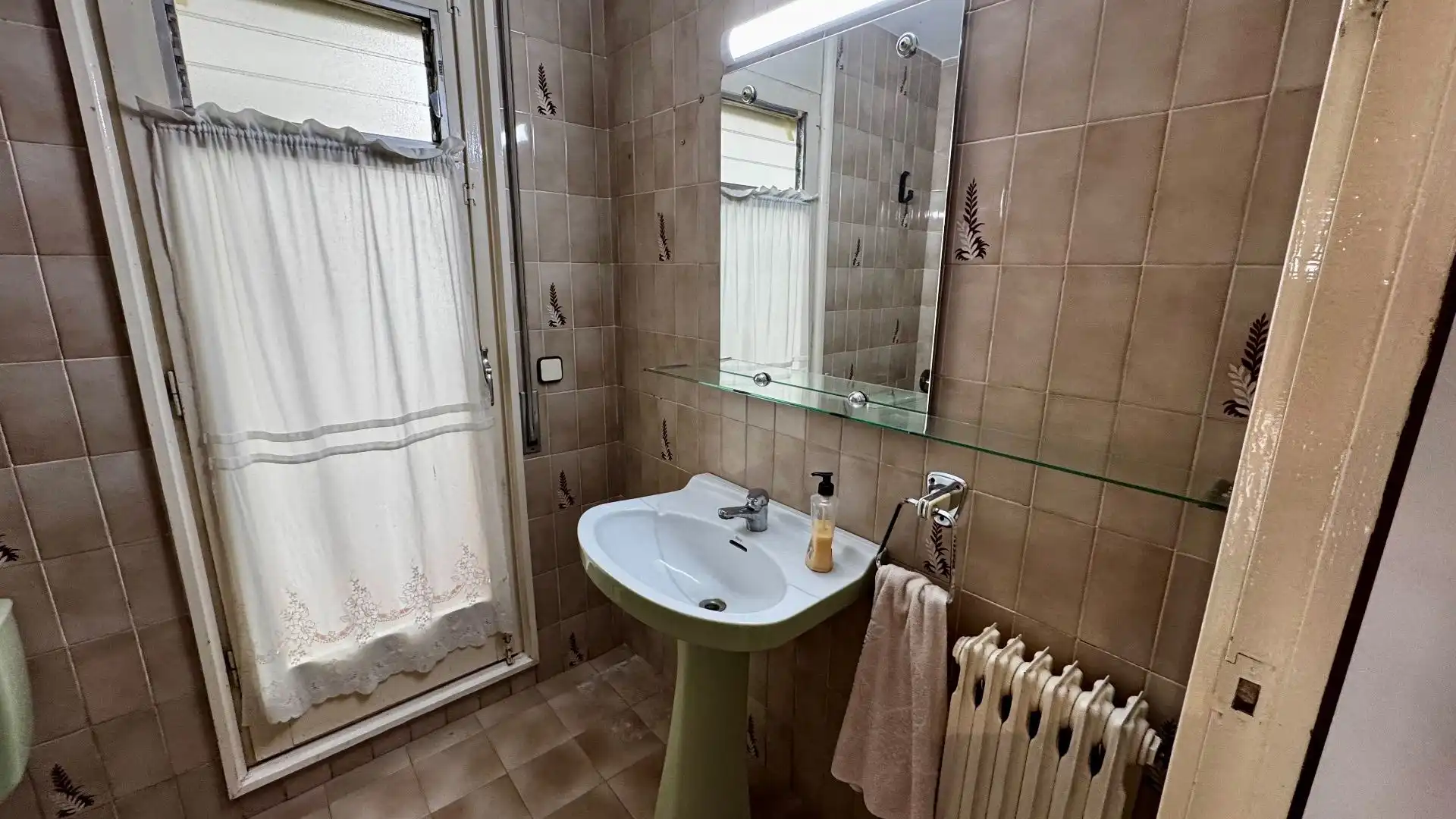 Baño de Piso en venta en Terrassa con Aire acondicionado y Calefacción