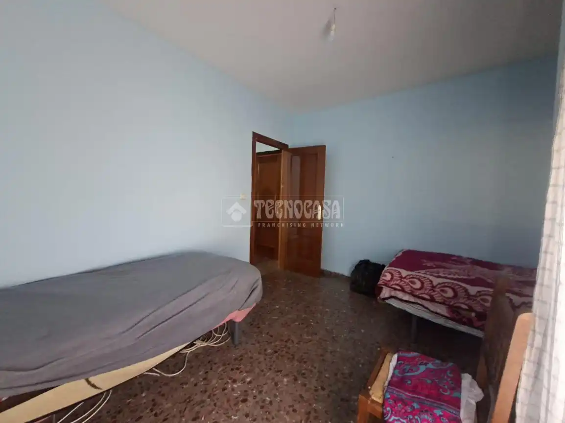 Habitación de Piso en venta en Benalúa con Balcón