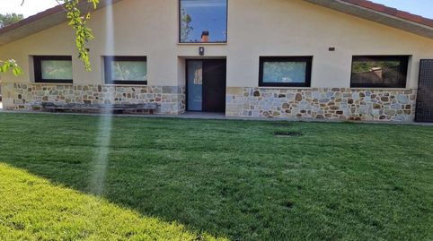 EN EXCLUSIVA, CASA A ESTRENAR CON CALIFICACIÓN ENERGÉTICA  A  213 M EN UNA SOLA PLANTA, GEOTERMIA Y 930 M DE PARCELA EN ILARDUIA A