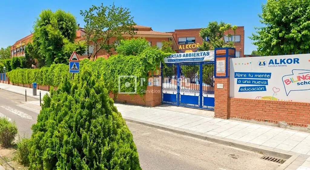Exterior view of Flat for sale in Alcorcón  with Air Conditioner, Heating and Private garden