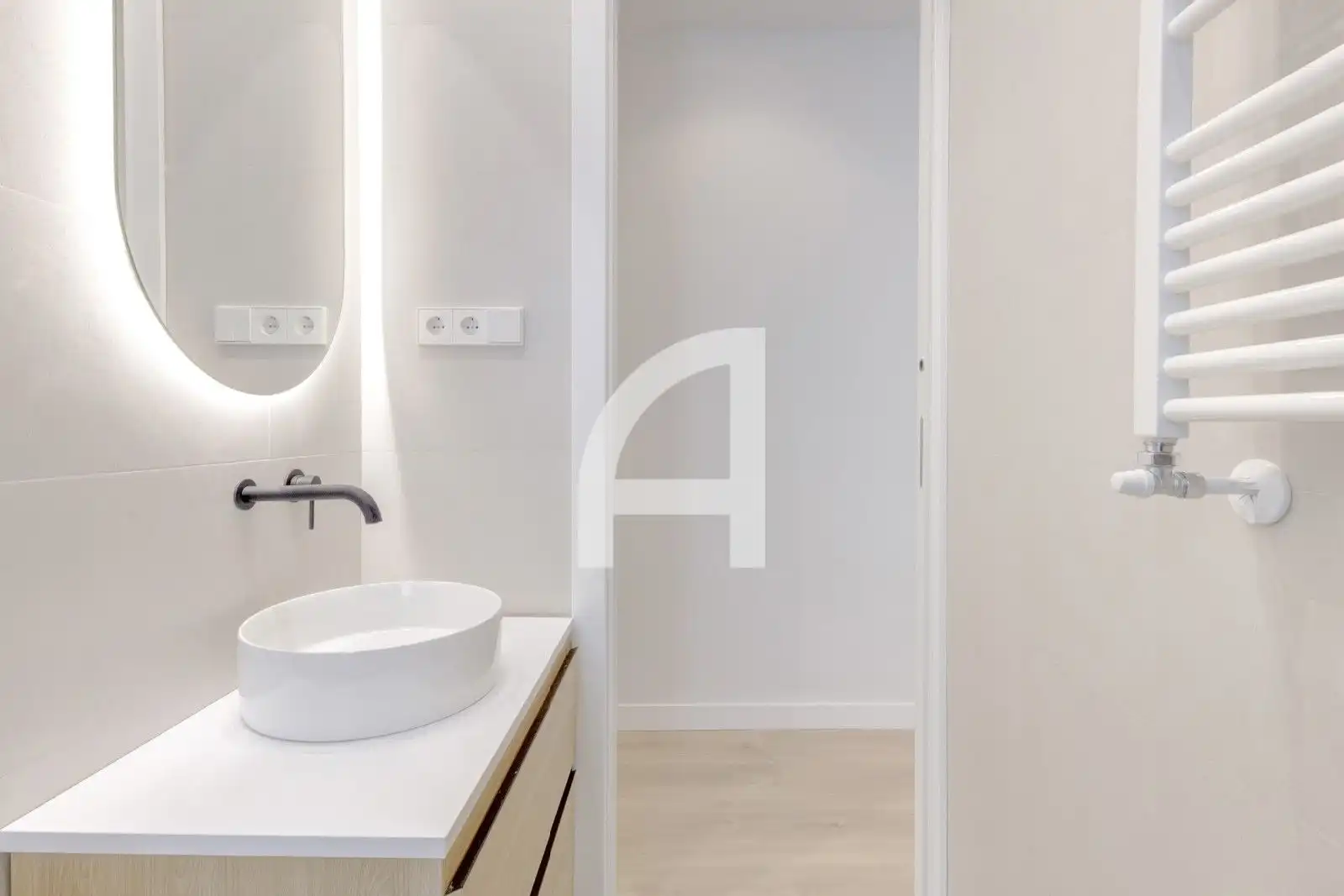 Badezimmer von Wohnung zum Verkauf in Madrid mit Klimaanlage, Heizung und Terrasse