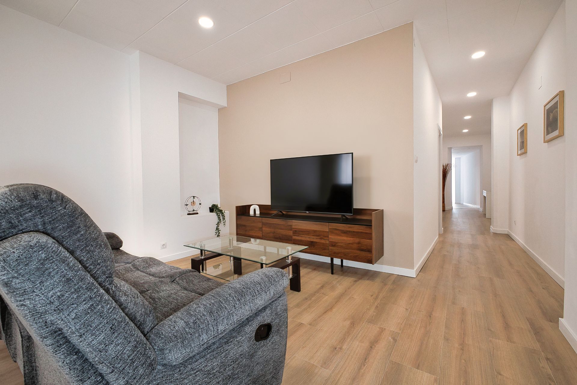 Living room of Flat to rent in Jijona / Xixona  with Air Conditioner, Heating and Parquet flooring