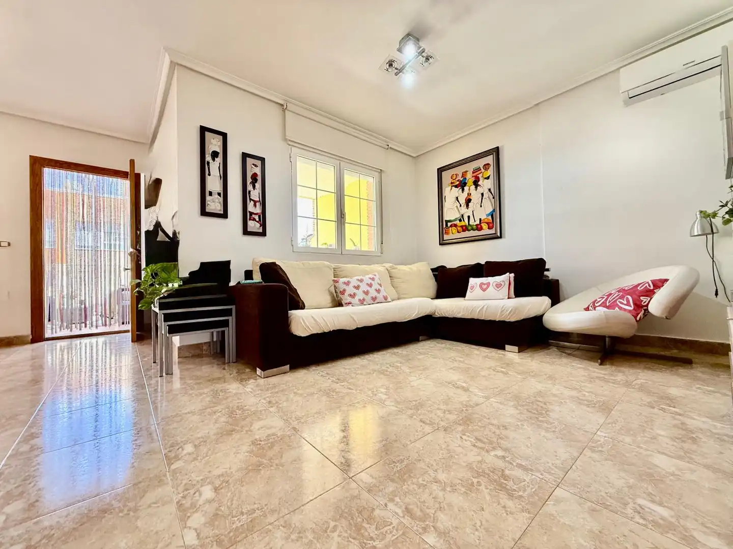 Sala de estar de Casa adosada en venta en San Pedro del Pinatar con Aire acondicionado, Jardín privado y Terraza