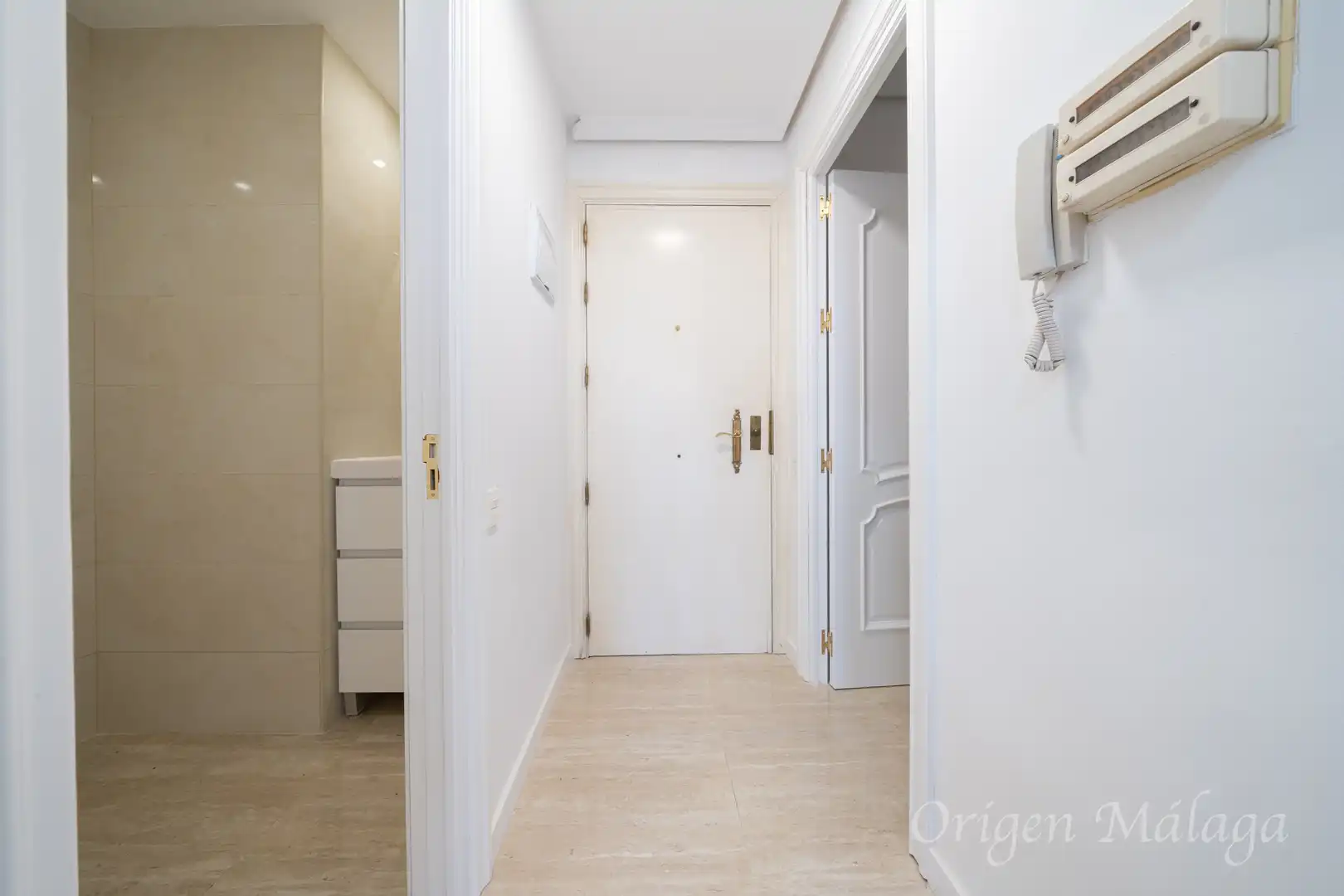 Flat for rent in N/A, Carranque - Haza Cuevas