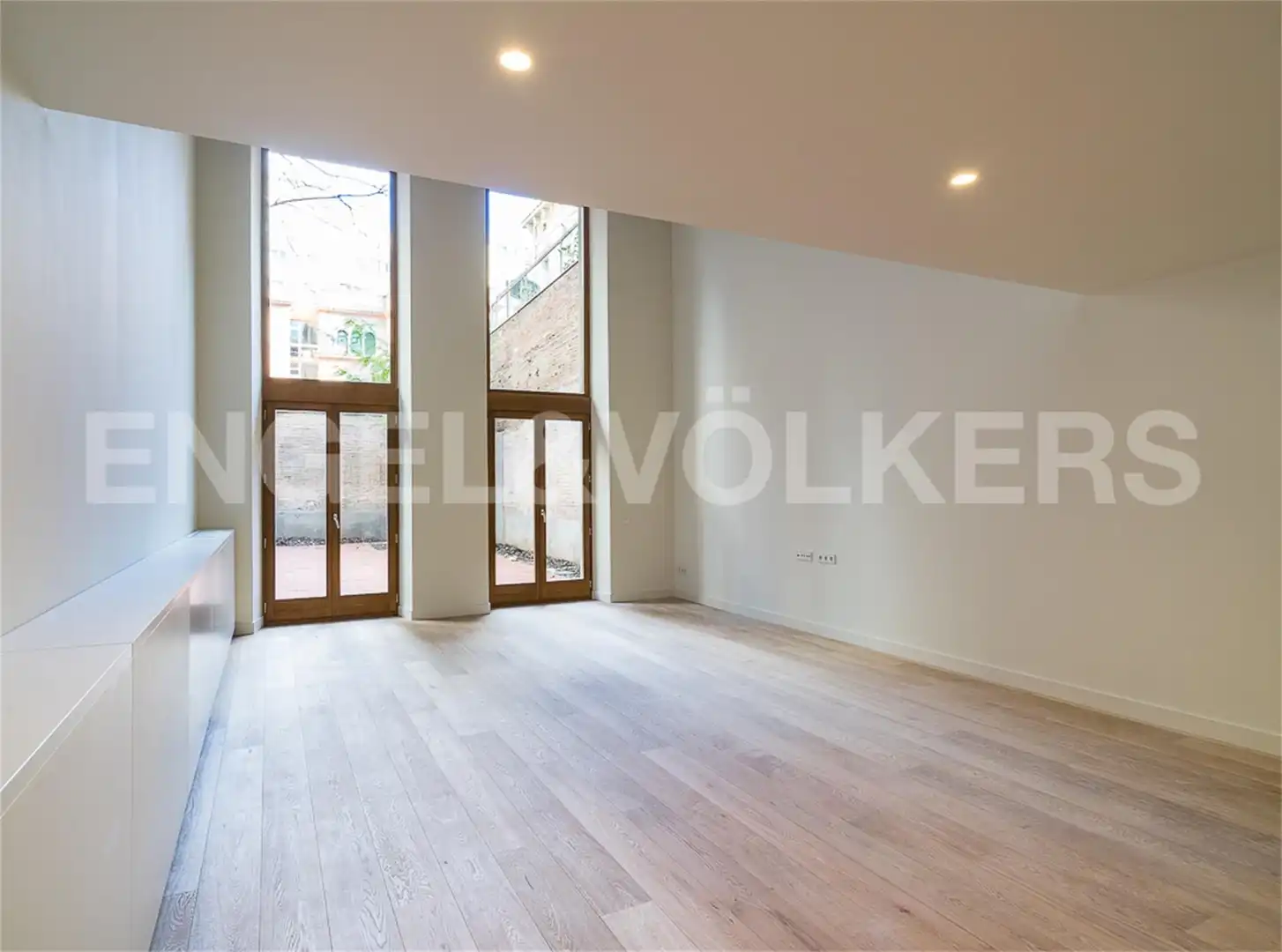 Planta baja en venta en Dreta de l'Eixample