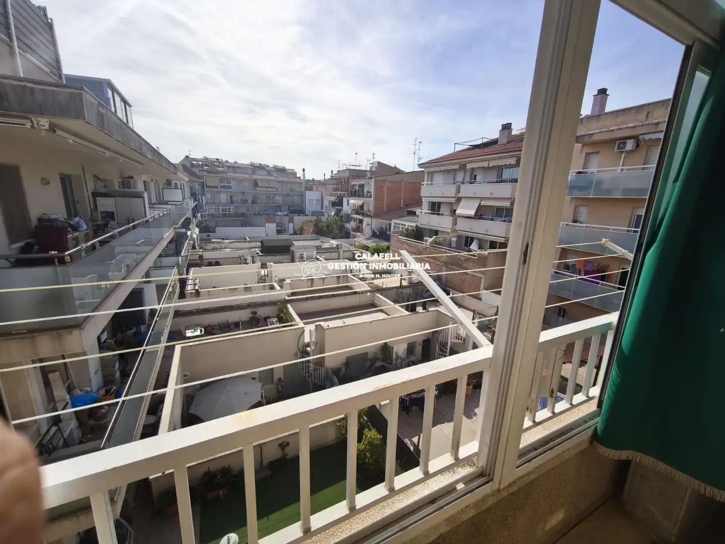 Außenansicht von Wohnung zur Miete in Calafell mit Klimaanlage, Heizung und Terrasse