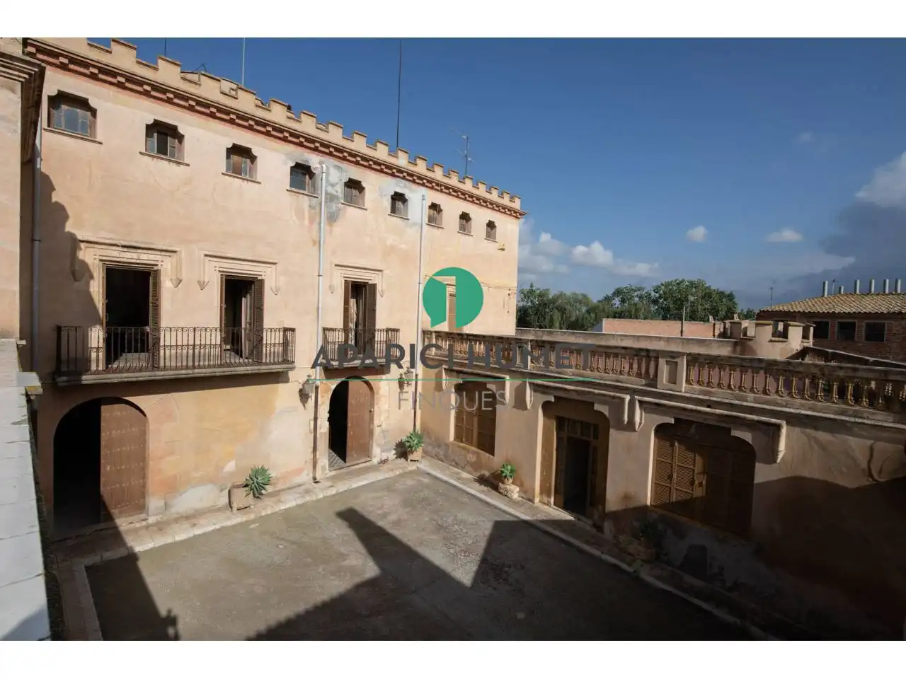 Vista exterior de Edificio en venta en Vilafranca del Penedès