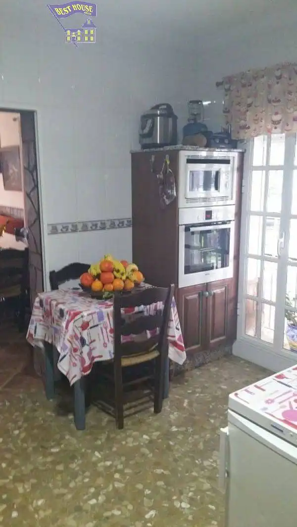 Cuina de Casa o xalet en venda en Arcos de la Frontera amb Aire condicionat, Jardí privat i Traster