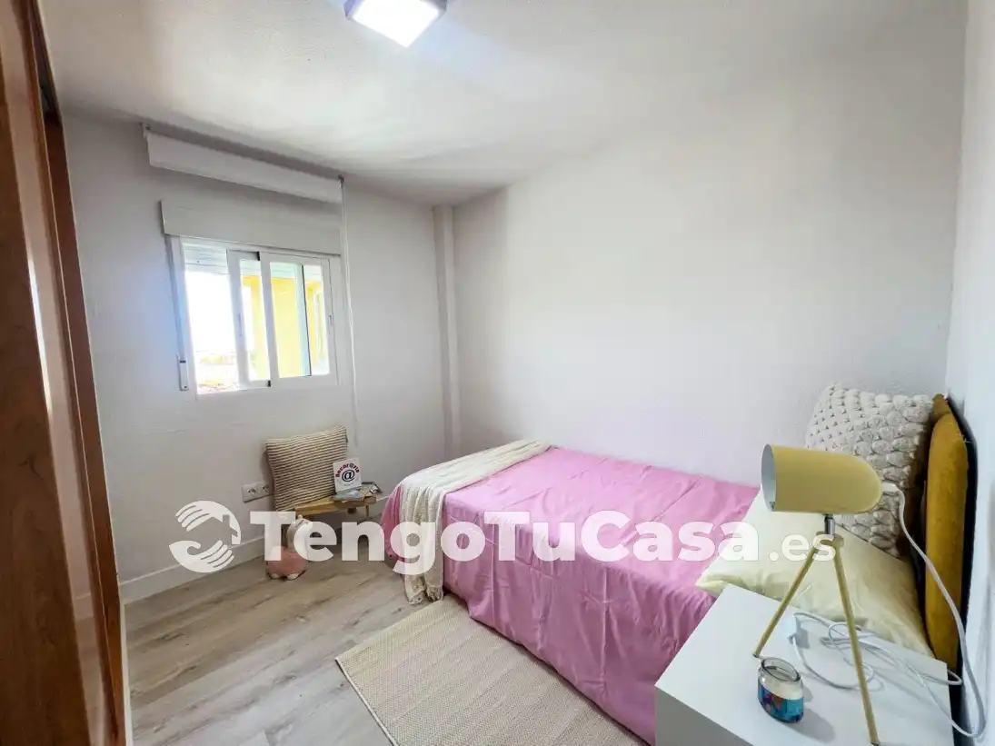 Bedroom of Flat for sale in Madrid  with Air Conditioner, Furnished and Oven