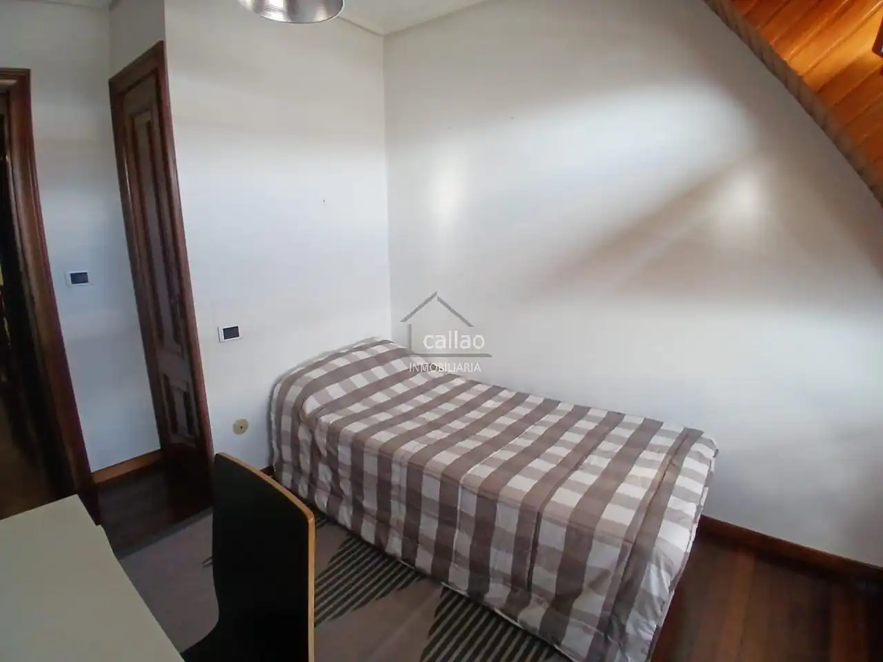 Bedroom of Flat for rent in Ferrol  with Heating, Parquet flooring and Furnished