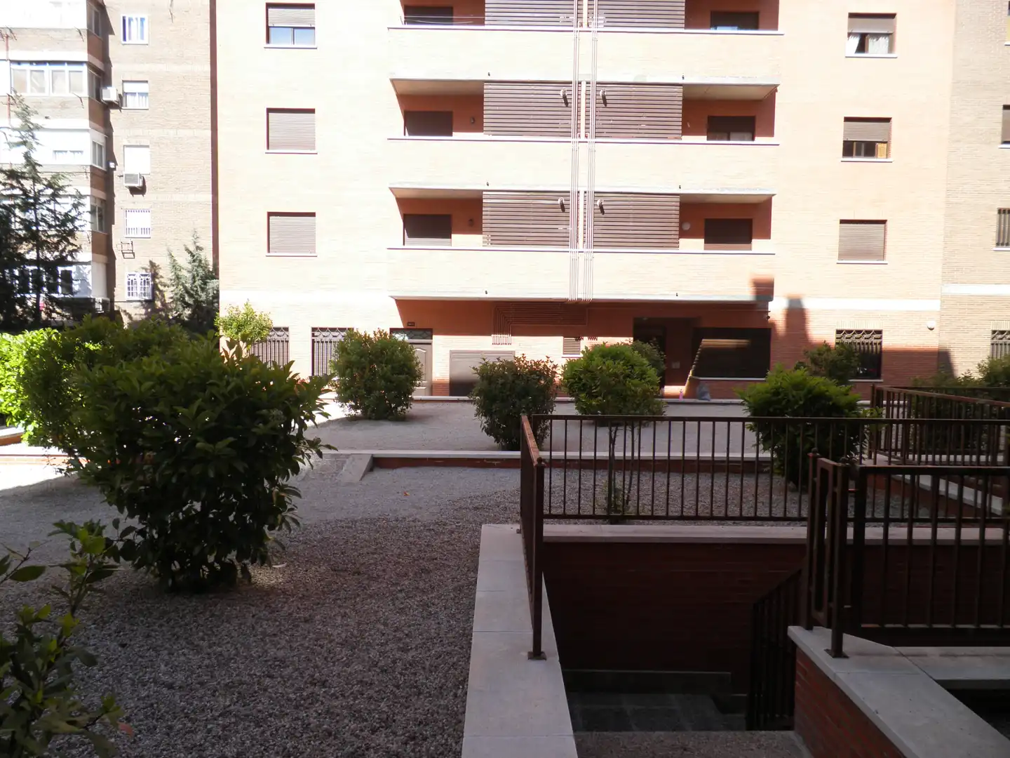 Terrassa de Planta baixa de lloguer en Madrid amb Calefacció, Jardí privat i Forn