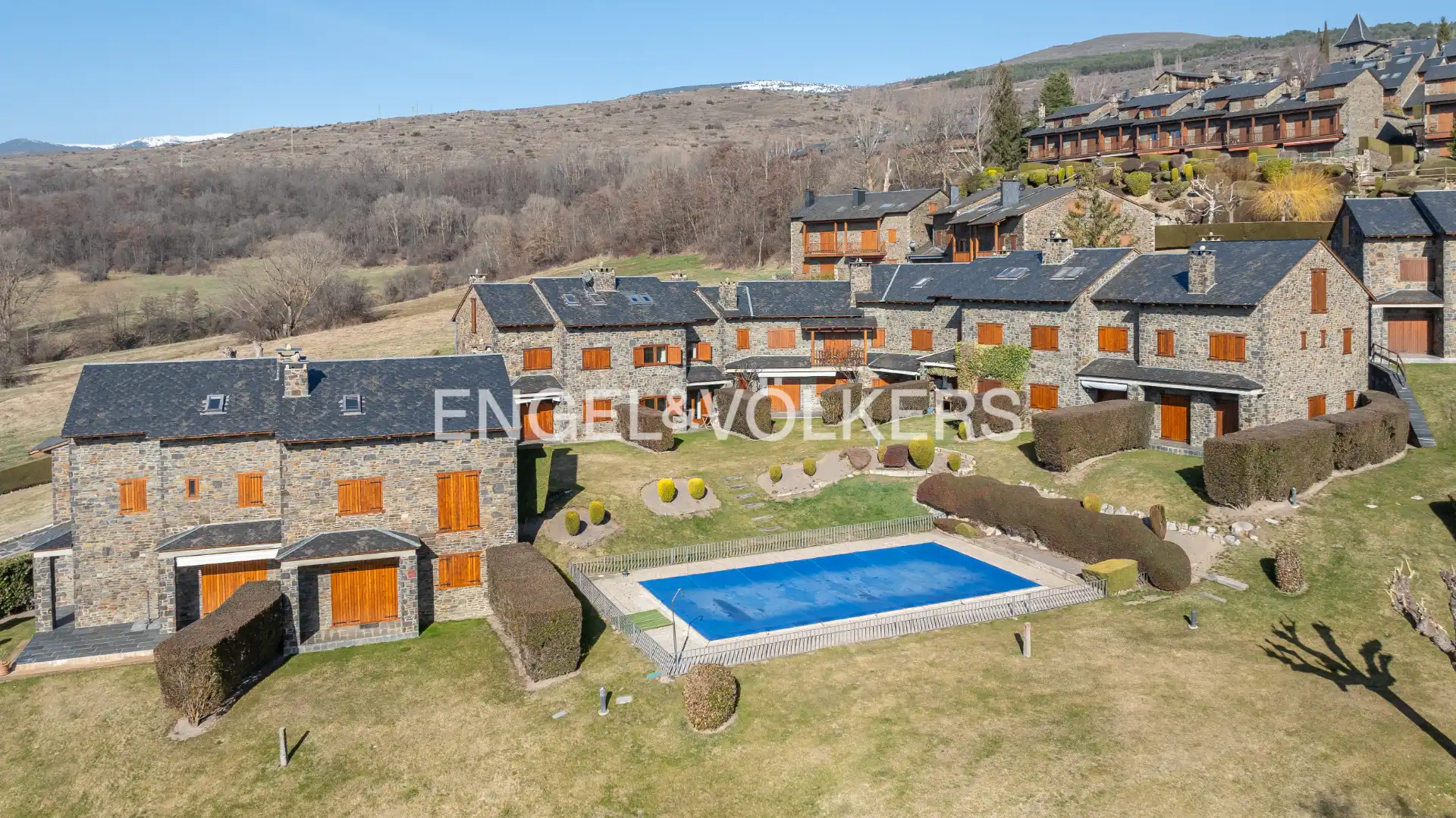 Vista exterior de Casa adosada en venta en Ger con Calefacción, Jardín privado y Parquet
