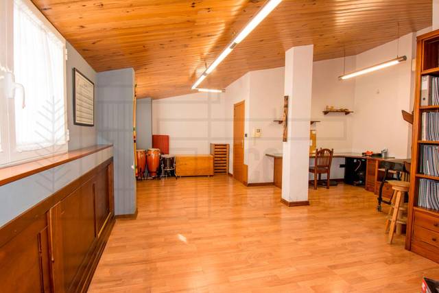 Casa adosada en Alquiler en Carrer Francesc González en Benifaió