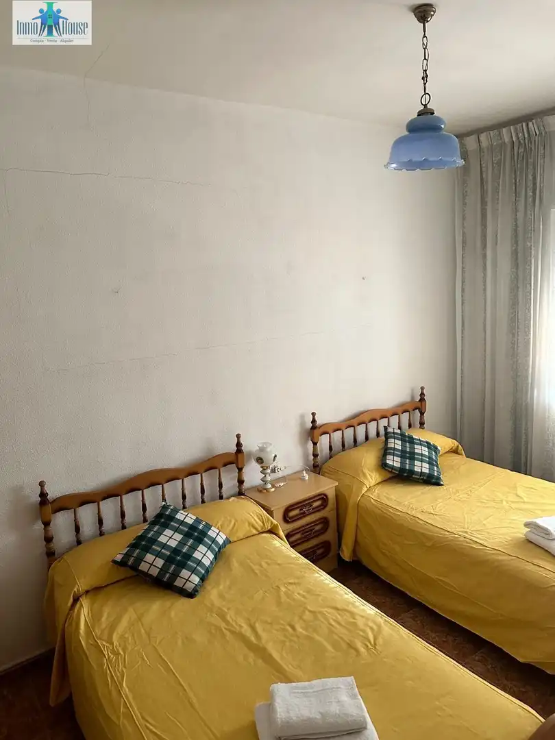 Dormitori de Casa adosada en venda en Albacete amb Calefacció, Jardí privat i Terrassa