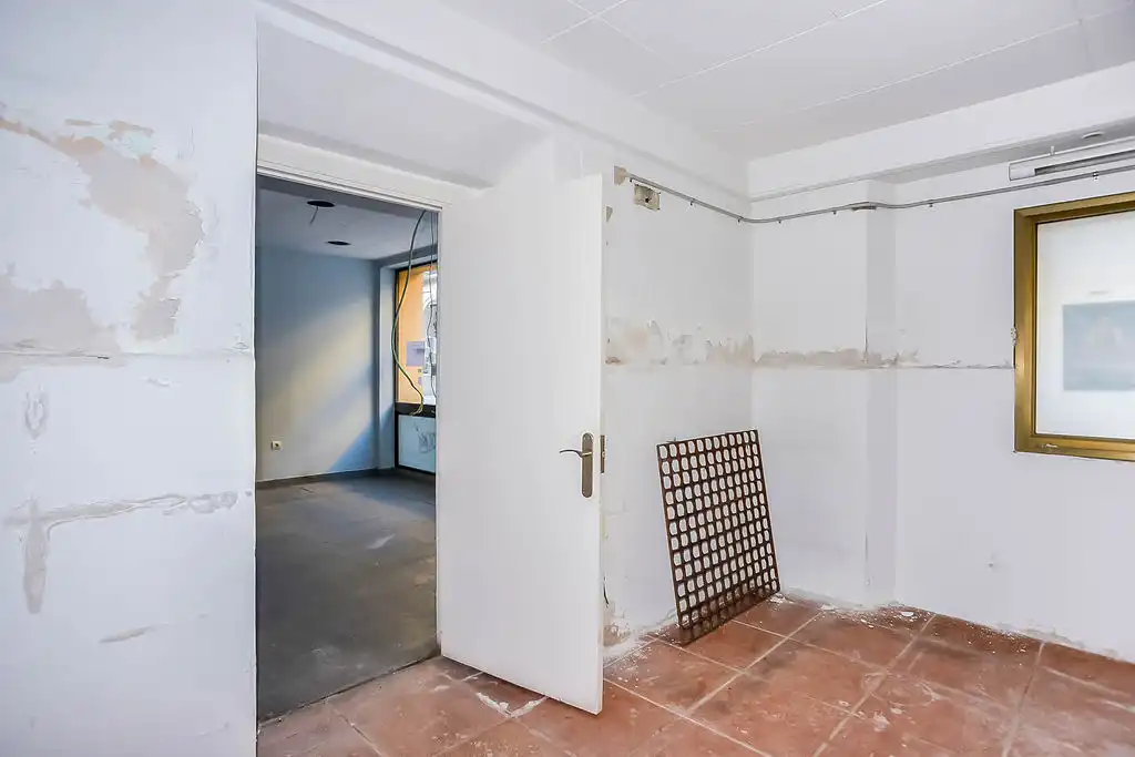 Local commercial à vendre à Av de les Voltes, imagen 18