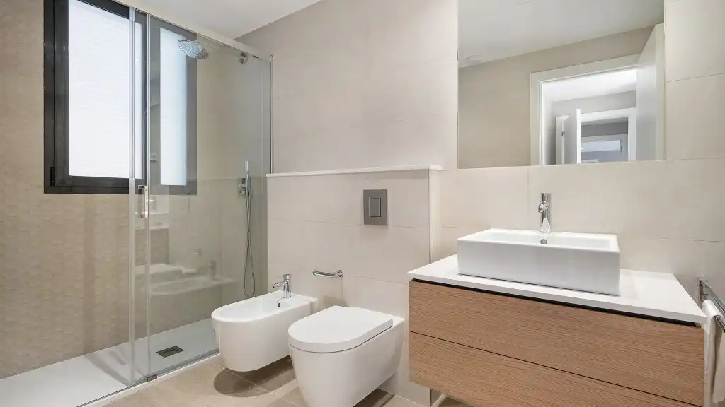 Badezimmer von Wohnungen zum Verkauf in  Palma de Mallorca mit Klimaanlage, Heizung und Terrasse