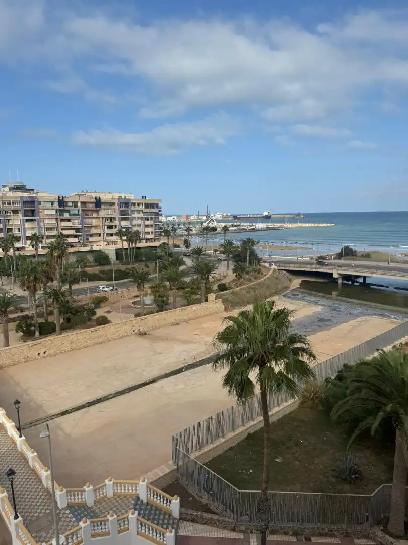 Piso en venta en Melilla con Aire acondicionado, Calefacción y Terraza