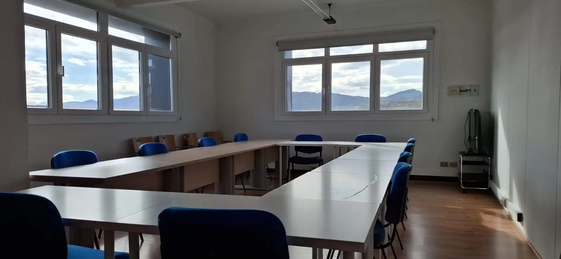 Bureau avec ascenseur à louer à Avenida de la Autonomía