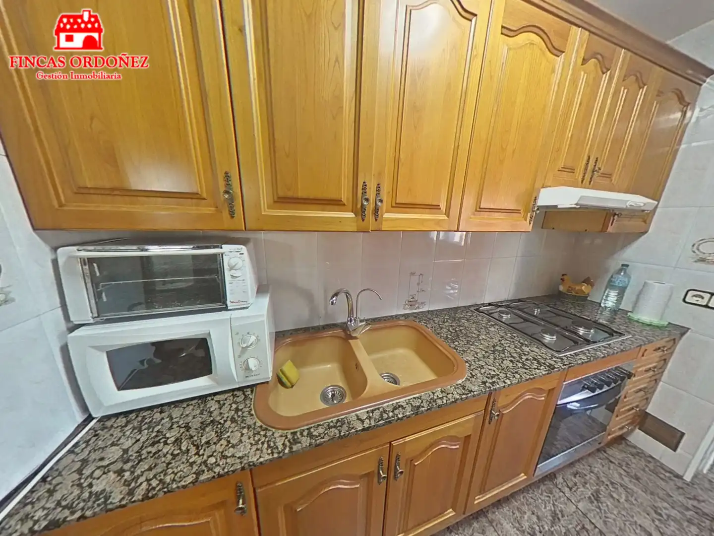 Cuina de Pis en venda en Sant Andreu de la Barca amb Balcó