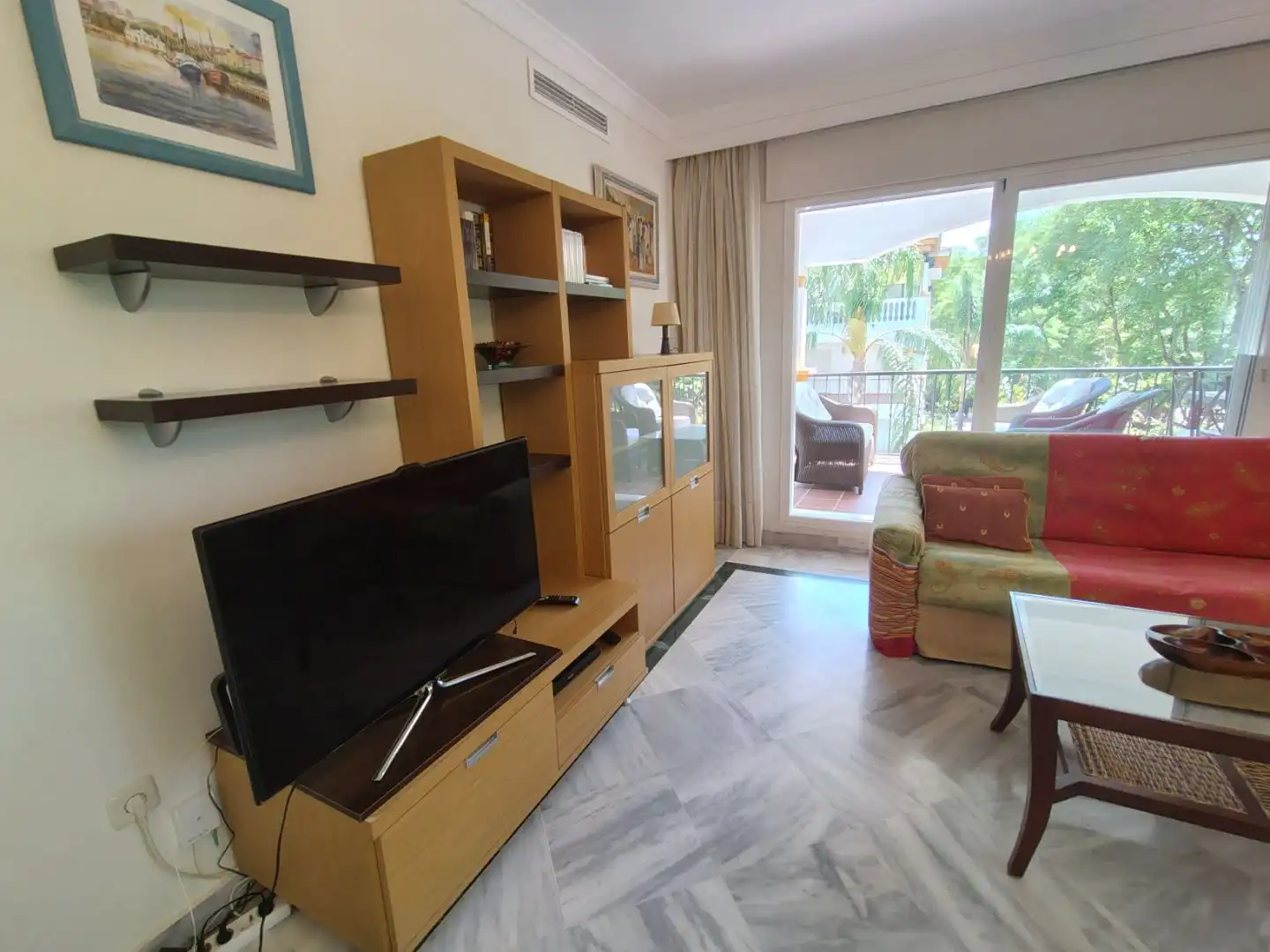 Wohnzimmer von Wohnung zur Miete in Marbella mit Klimaanlage, Heizung und Terrasse