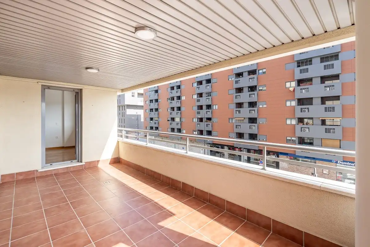 Flat for rent in Avenida DE LA ILUSTRACION, Campus de la Salud