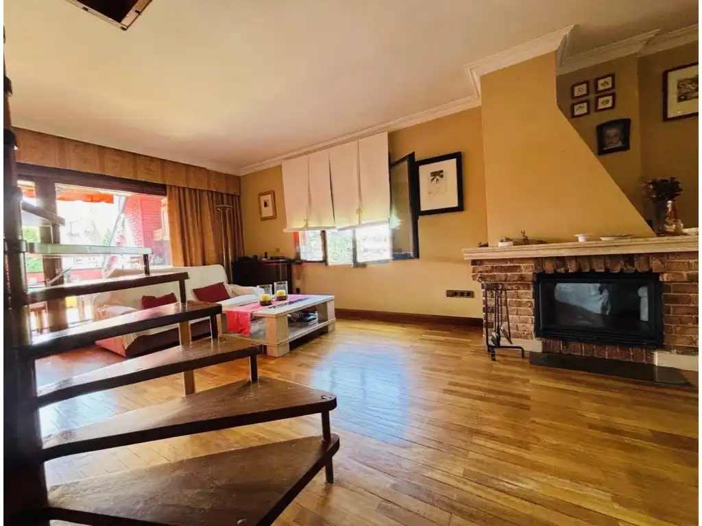 Sala d'estar de Àtic en venda en Rozas Centro