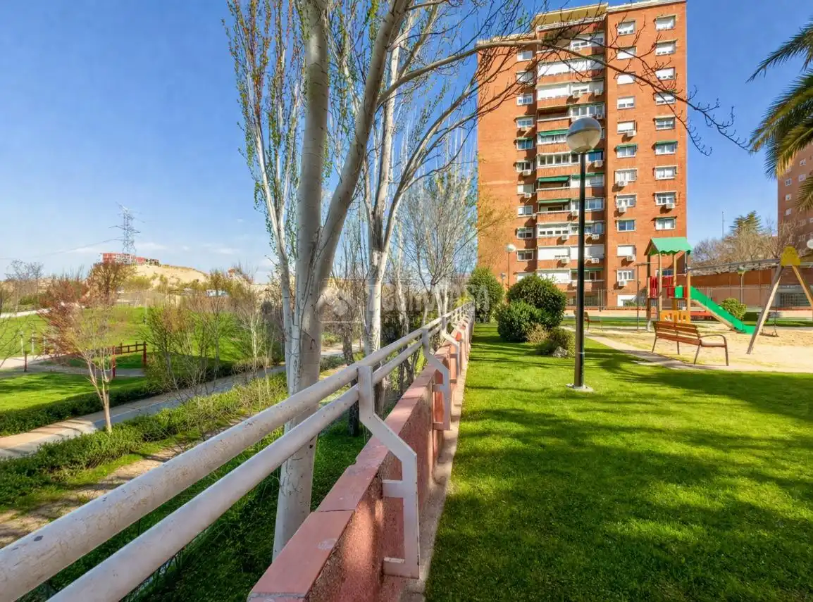 Vista exterior de Piso en venta en  Madrid Capital con Aire acondicionado, Calefacción y Terraza