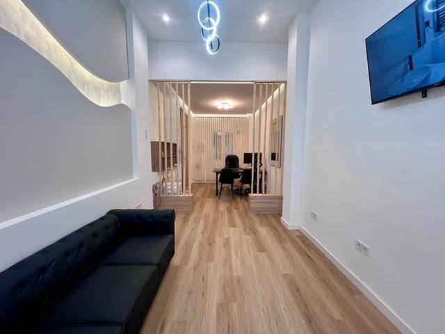 Local comercial en Alquiler en Avenida de Bruselas, 73 en Guindalera