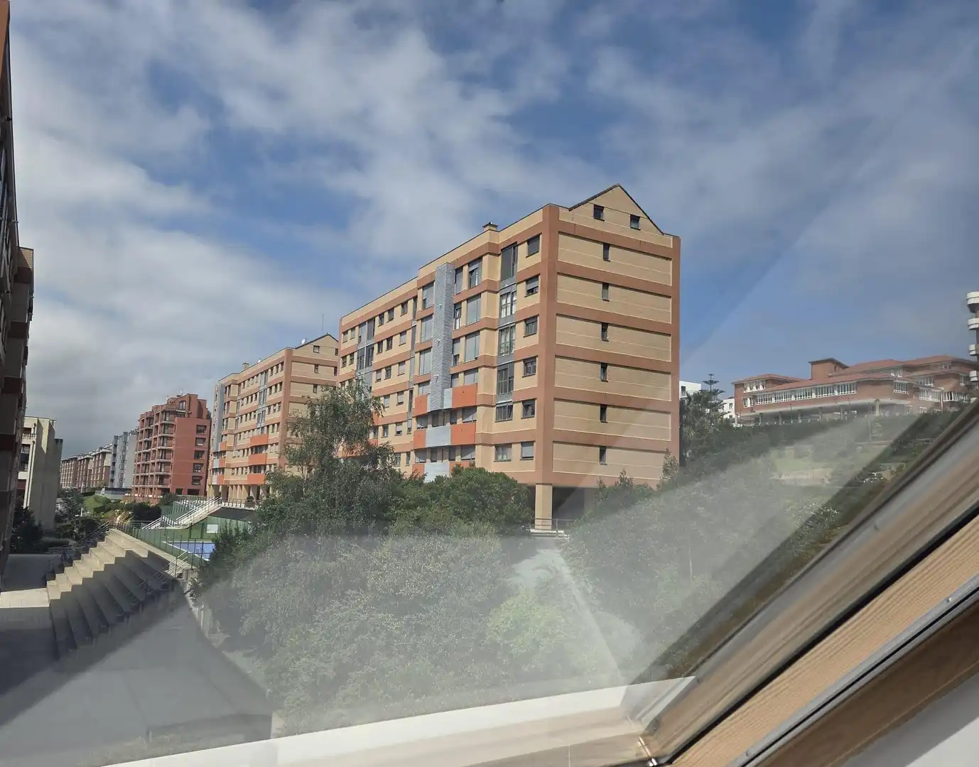 Außenansicht von Dachboden zur Miete in Santander mit Heizung, Privatgarten und Parkett