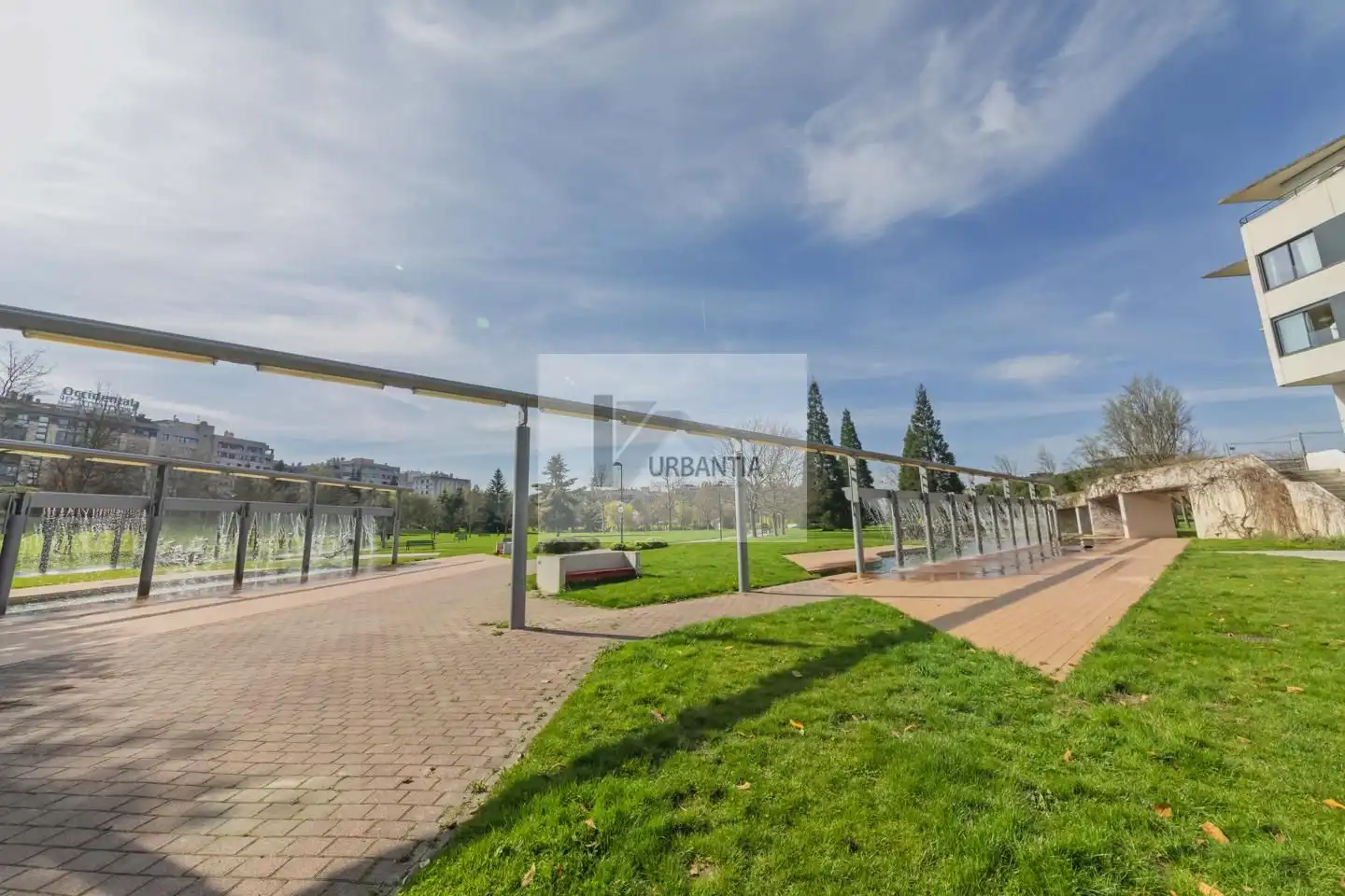 Vista exterior de Piso en venta en  Pamplona / Iruña con Calefacción, Parquet y Terraza