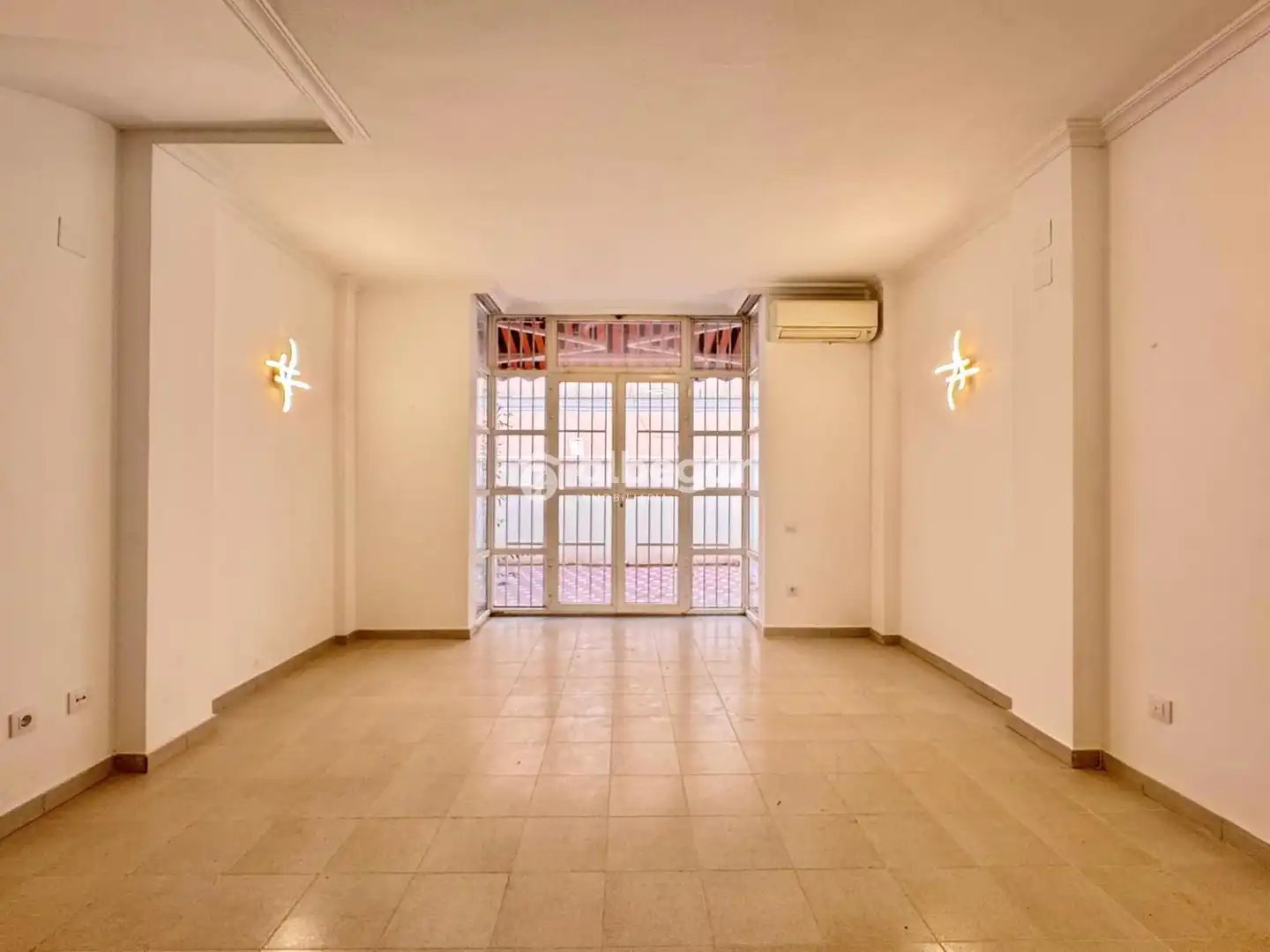 Casa adosada en venda en Alfafar amb Aire condicionat, Jardí privat i Terrassa
