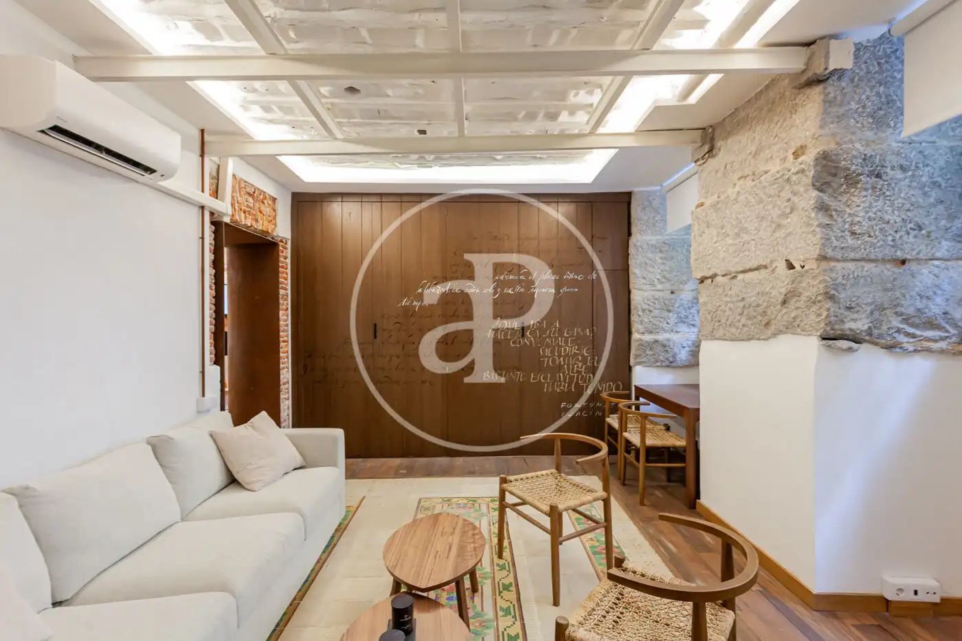 Living room of Flat for sale in Madrid  with Air Conditioner, Heating and Furnished