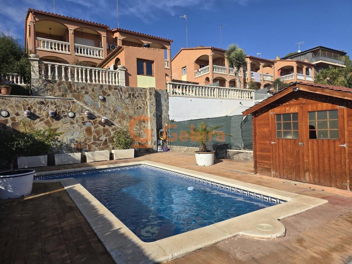 Swimming pool of House or chalet for sale in Calafell  with Air Conditioner, Heating and Private garden