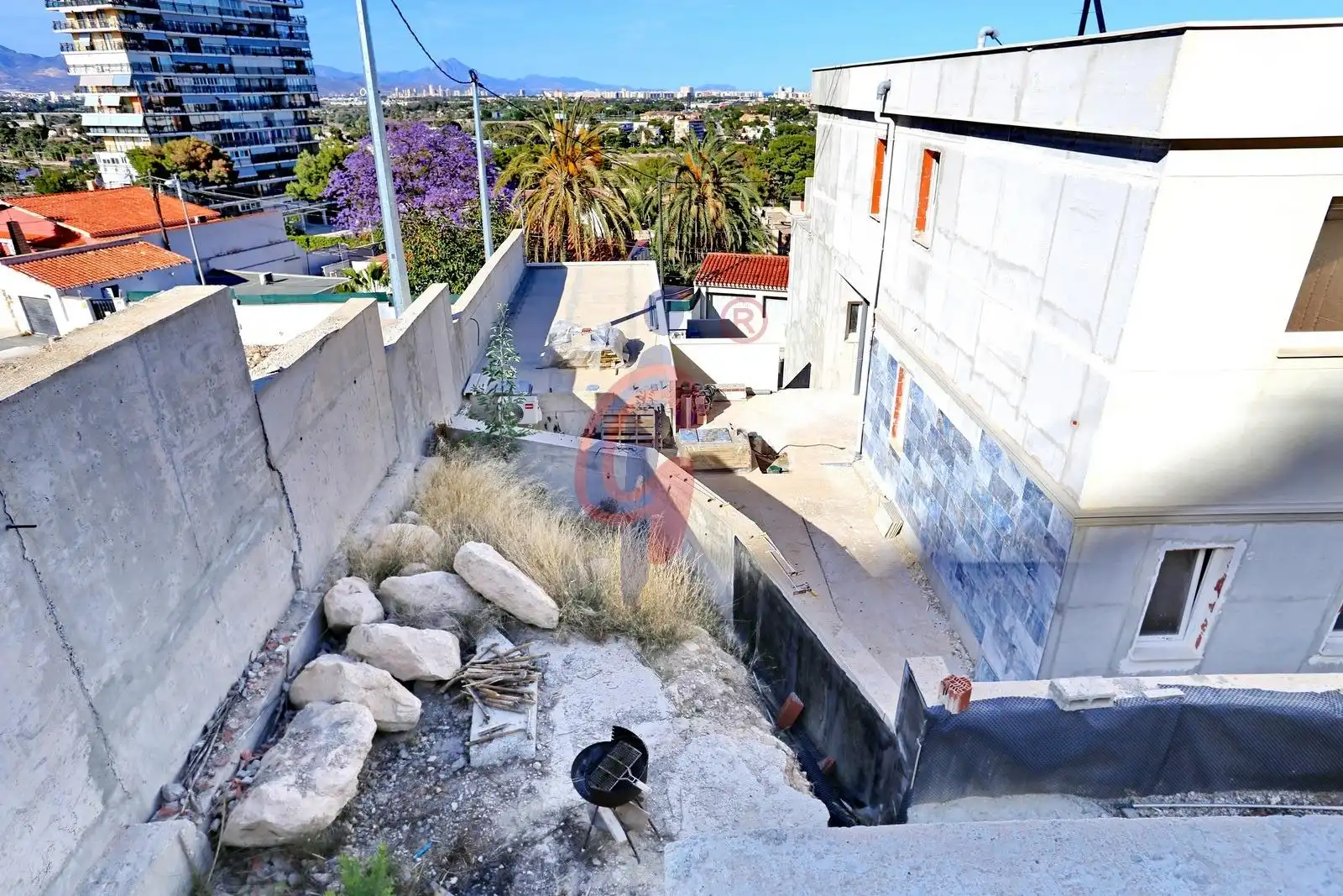 Vista exterior de Casa o xalet en venda en Alicante / Alacant amb Jardí privat, Terrassa i Piscina