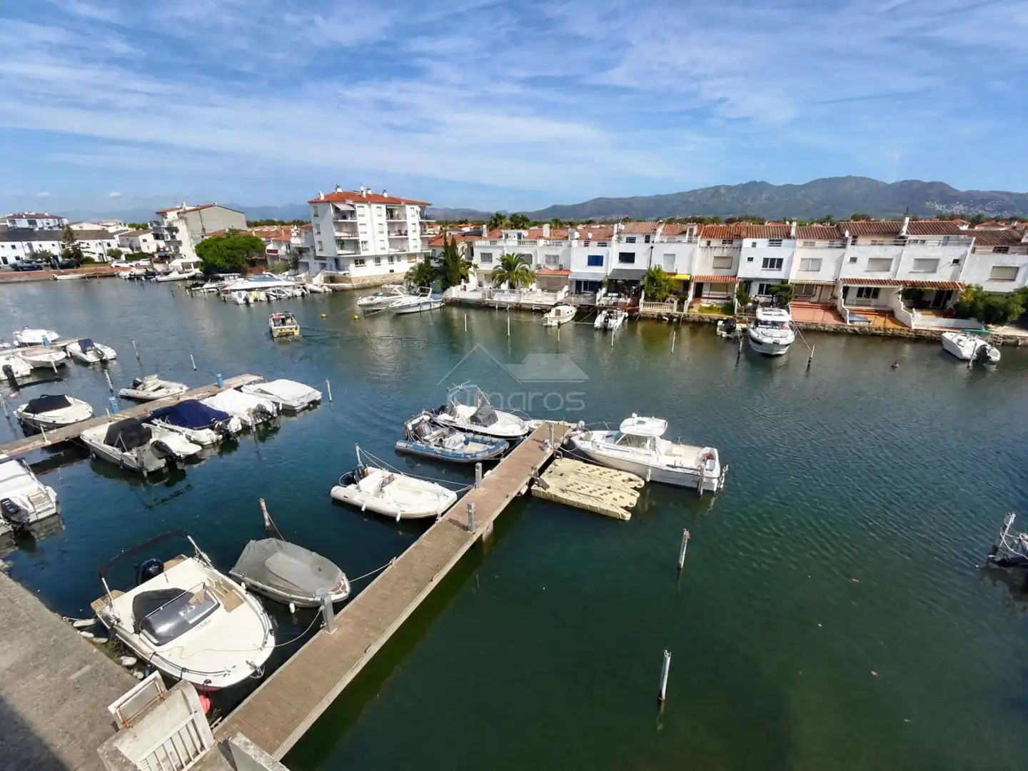 Wohnung zum Verkauf in Empuriabrava mit Klimaanlage, Heizung und Terrasse