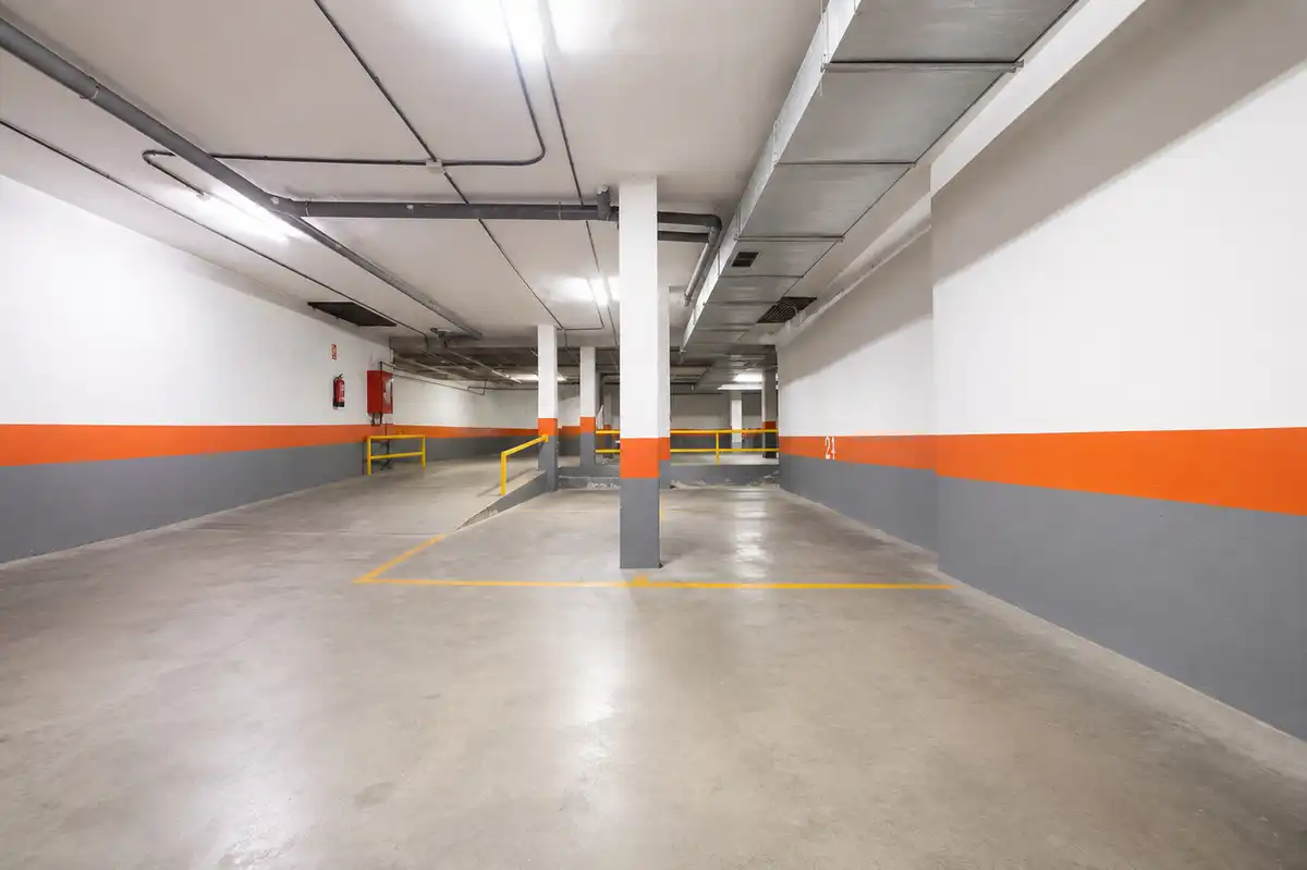 Parking de Dúplex en venta en Madrid con Aire acondicionado, Calefacción y Terraza