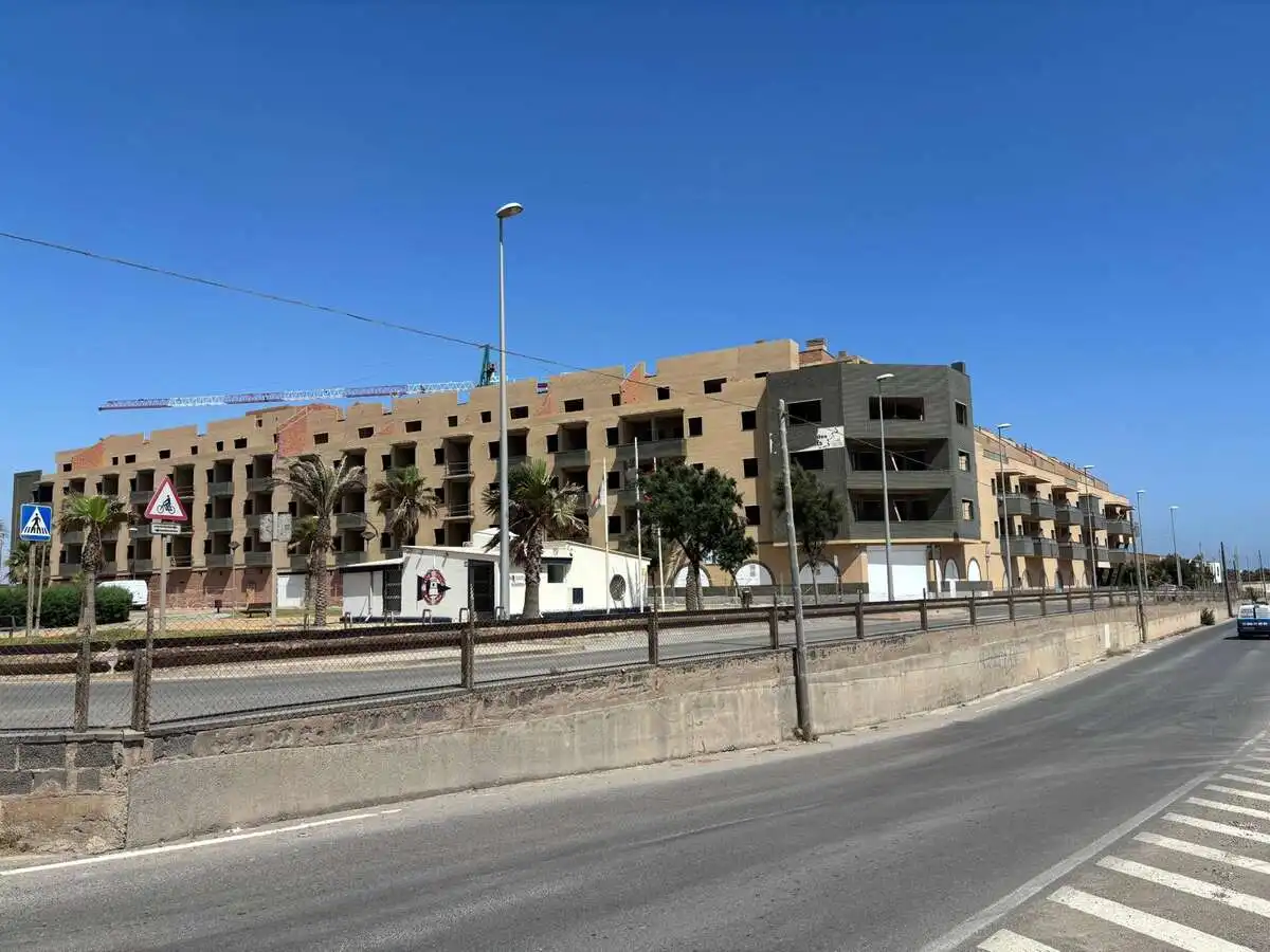 Vista exterior de Pis en venda en Tahal amb Terrassa i Piscina comunitària