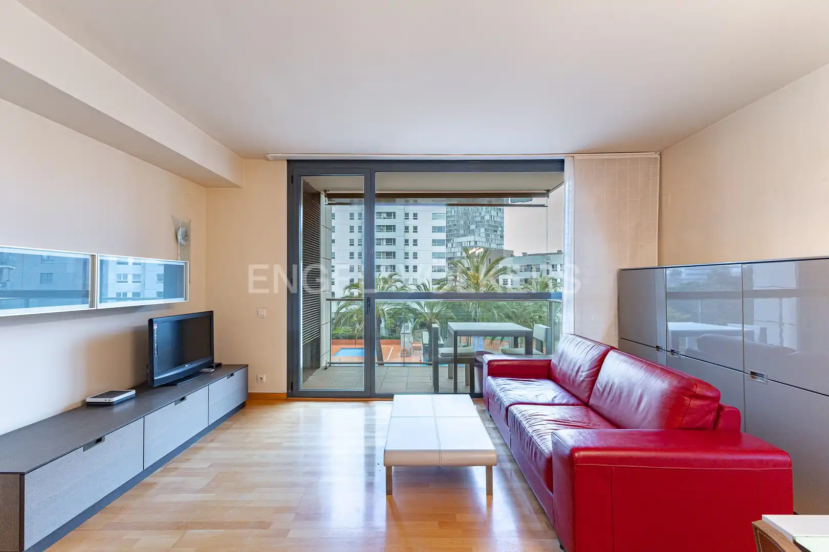 Außenansicht von Wohnung zur Miete in Barcelona mit Klimaanlage, Heizung und Parkett
