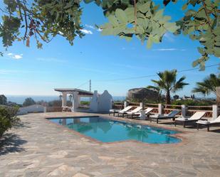 Piscina de Casa o xalet en venda en Vélez-Málaga amb Jardí privat, Terrassa i Piscina