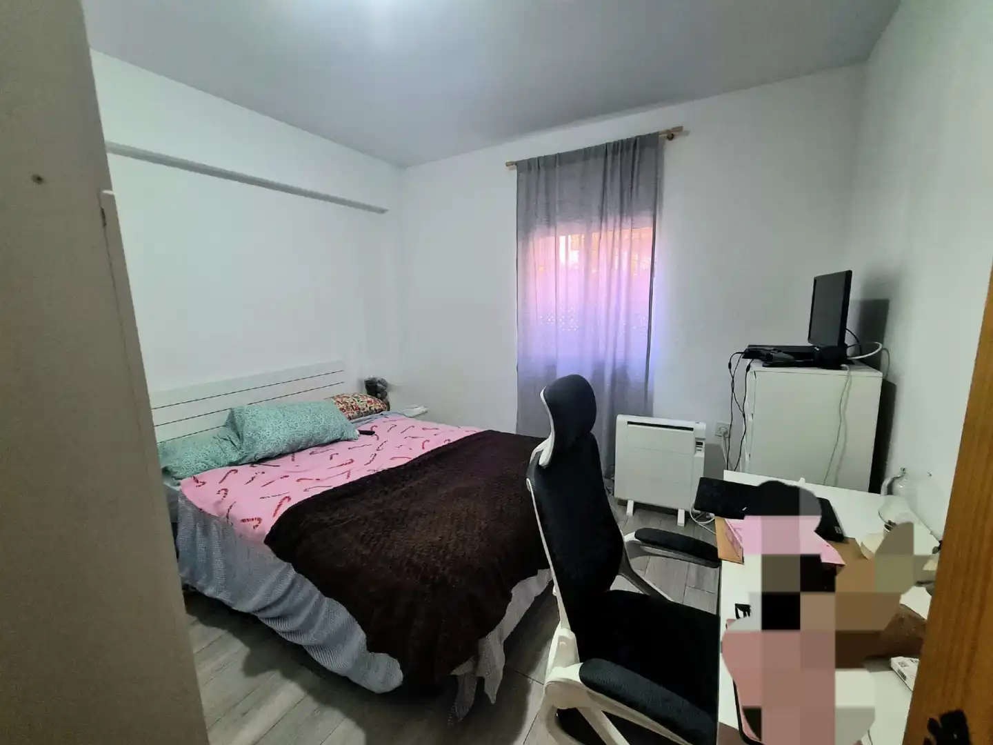 Bedroom of Flat for sale in Sevilla  with Air Conditioner