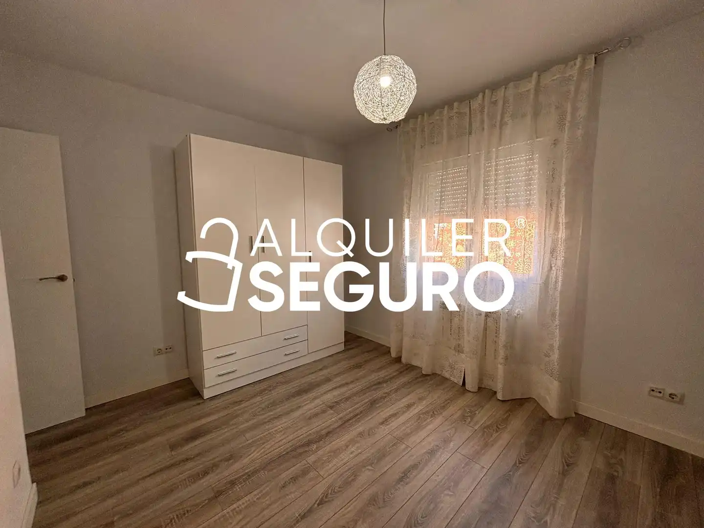 Schlafzimmer von Wohnung zur Miete in Madrid mit Heizung und Terrasse