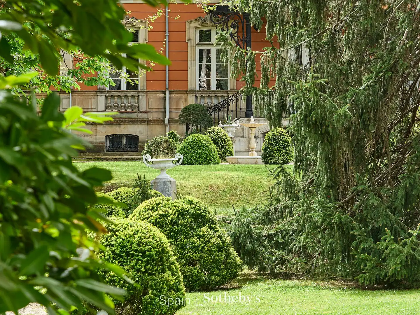 Jardí de Casa o xalet en venda en Gijón  amb Calefacció, Jardí privat i Terrassa