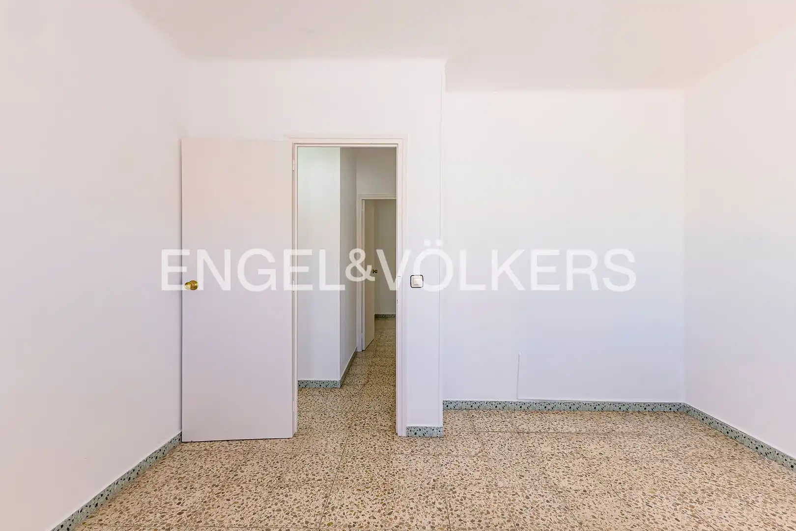 Piso en venta en Sant Boi de Llobregat con Calefacción, Terraza y Balcón