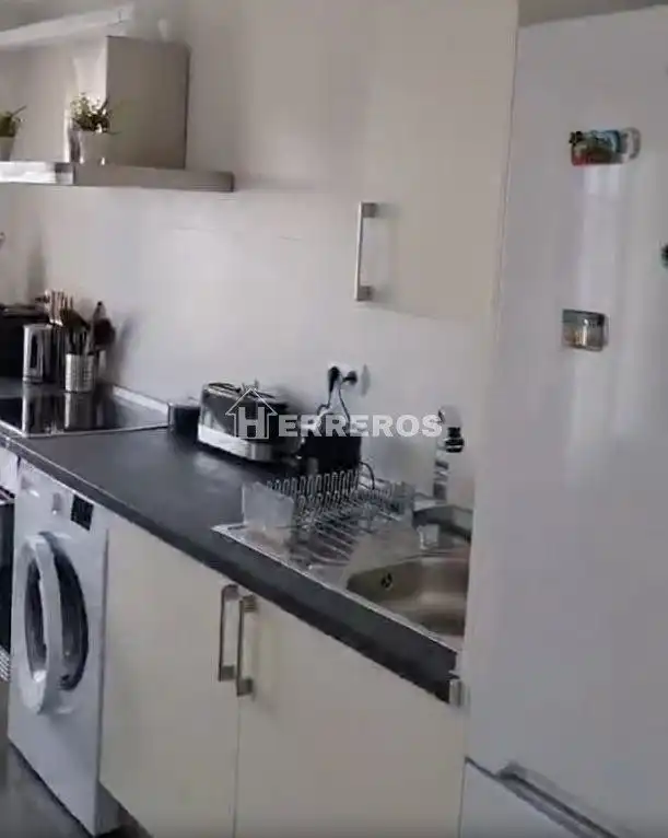 Cuina de Apartament en venda en Albelda de Iregua amb Calefacció, Parquet i Traster