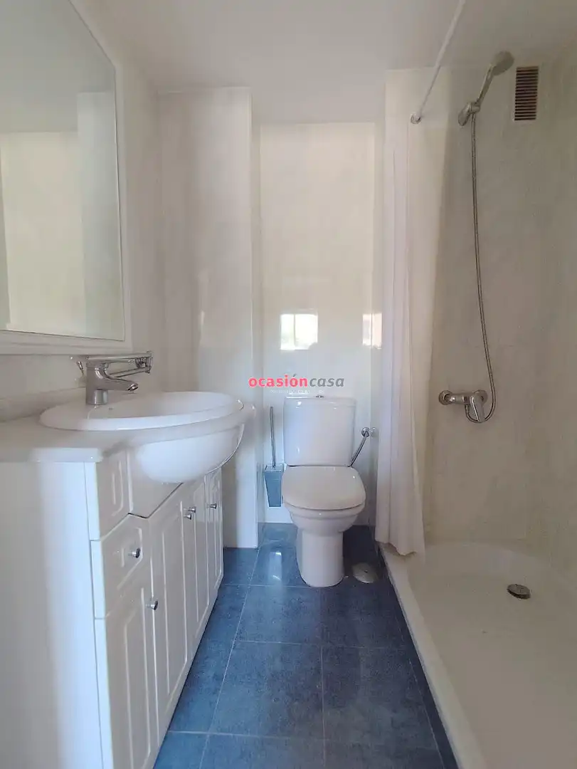 Baño de Piso en venta en Torremolinos con Aire acondicionado, Calefacción y Jardín privado