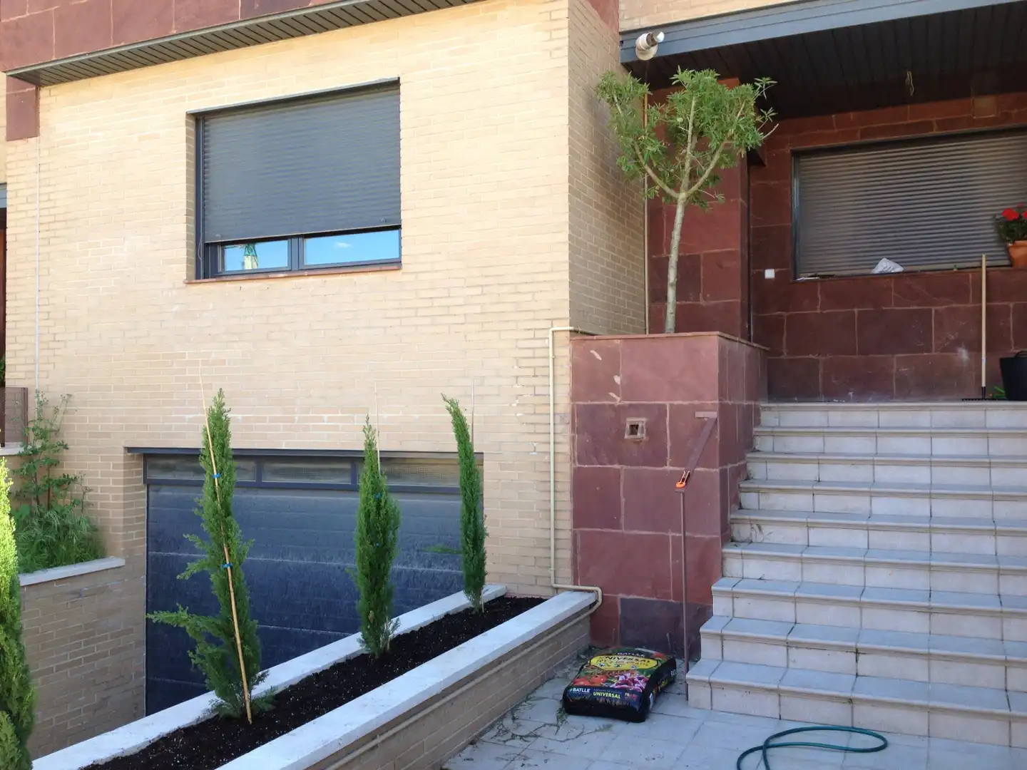 Vista exterior de Casa adosada en venta en Ciudad Real con Aire acondicionado, Calefacción y Jardín privado