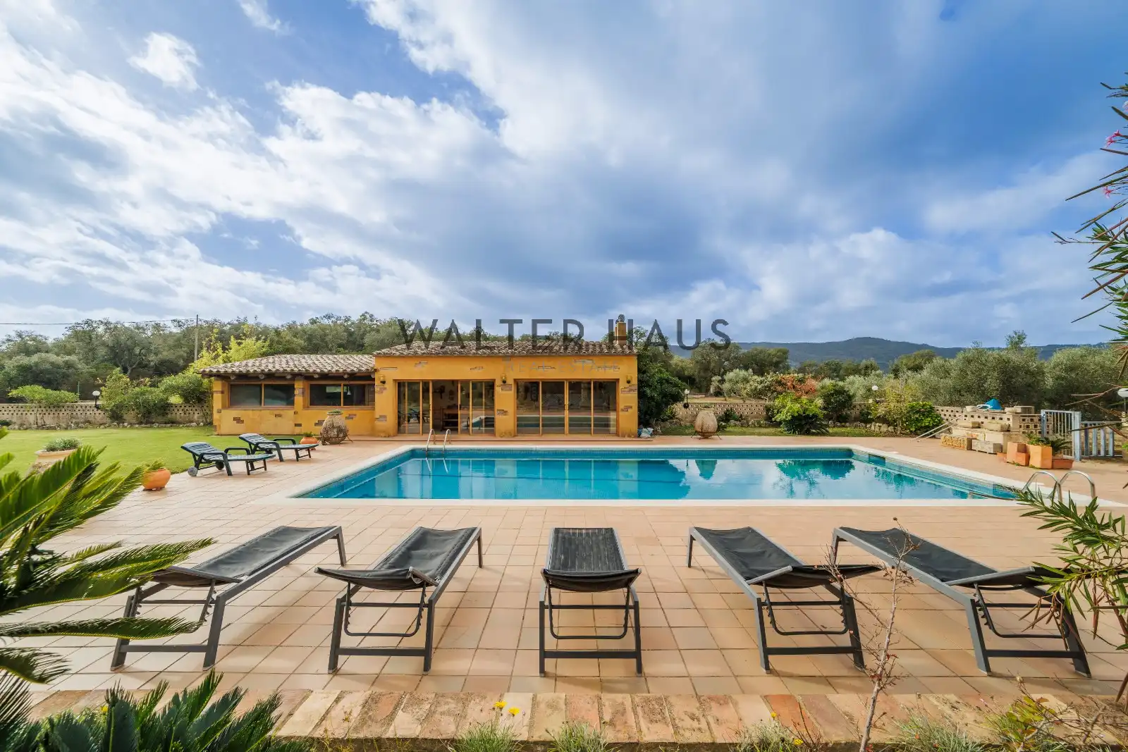 Casa con piscina en venta en Urbanitzacio Mas Artigas, imagen 4