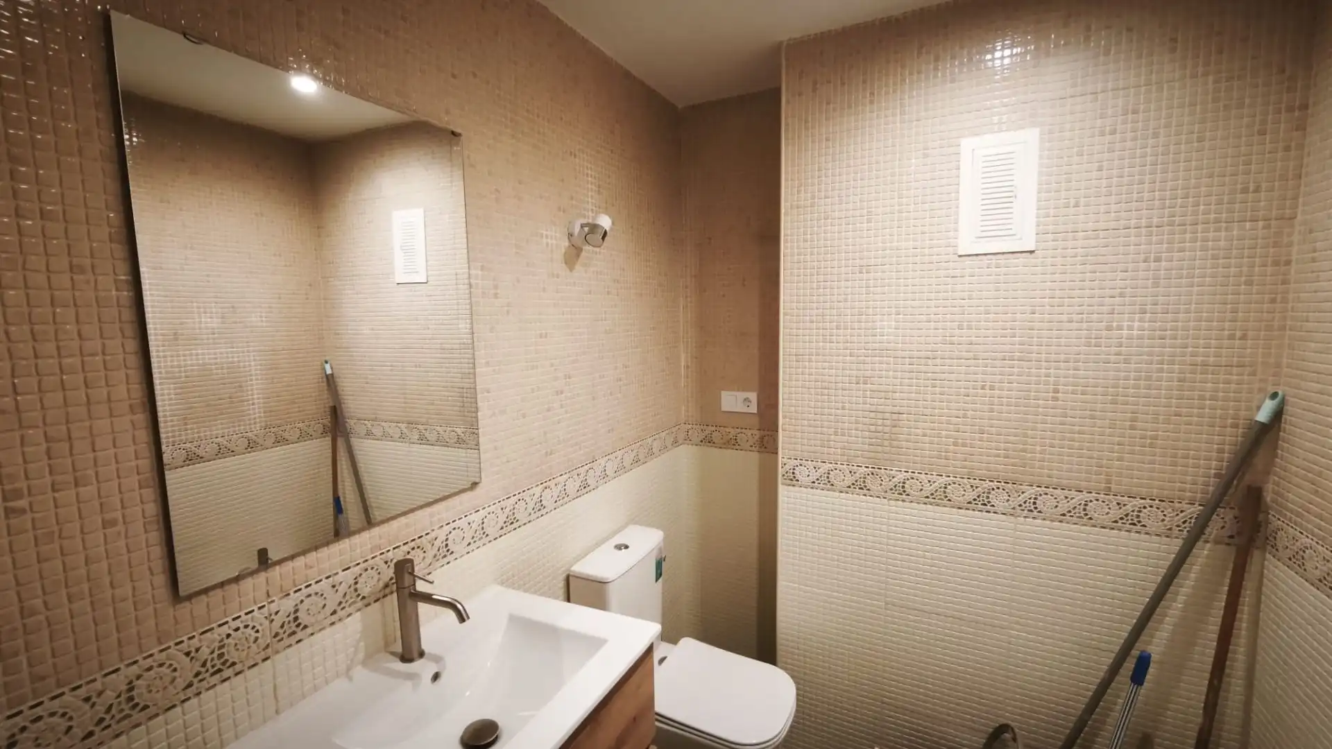 Bathroom of Flat for sale in Málaga