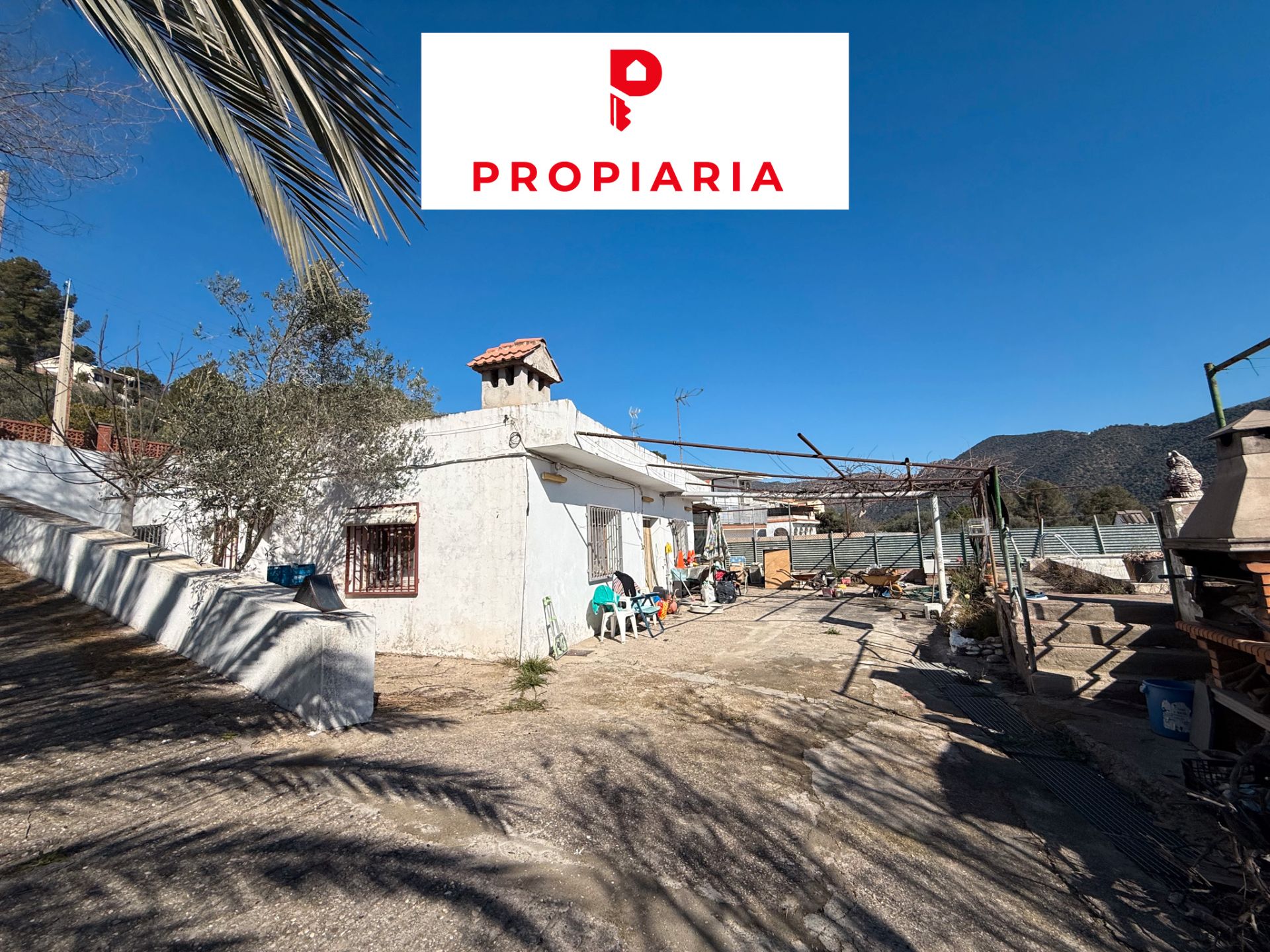 Vista exterior de Casa o xalet en venda en Esparreguera amb Aire condicionat, Calefacció i Jardí privat